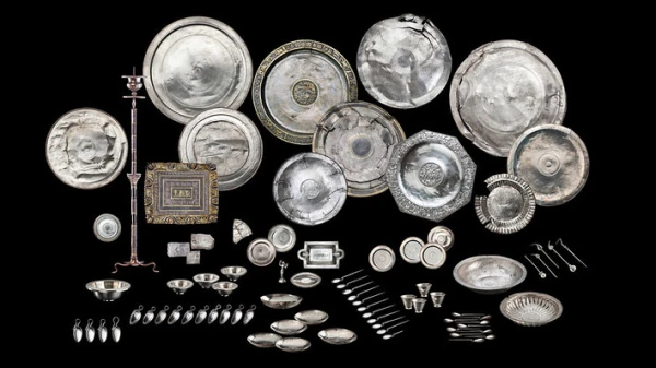 Einer der weltweit grössten Schätze: der Silberschatz von Kaiseraugst, © Augusta Raurica, Susanne Schenker/Montage HMB, Manuela Frey Einer der weltweit grössten Schätze: der Silberschatz von Kaiseraugst, © Augusta Raurica, Susanne Schenker/Montage HMB, Manuela Frey