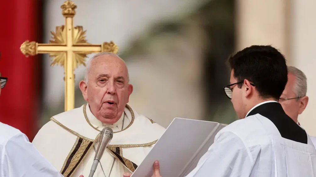 Papst feiert mit Zehntausenden Gläubigen, © Keystone / SDA Papst feiert mit Zehntausenden Gläubigen, © Keystone / SDA