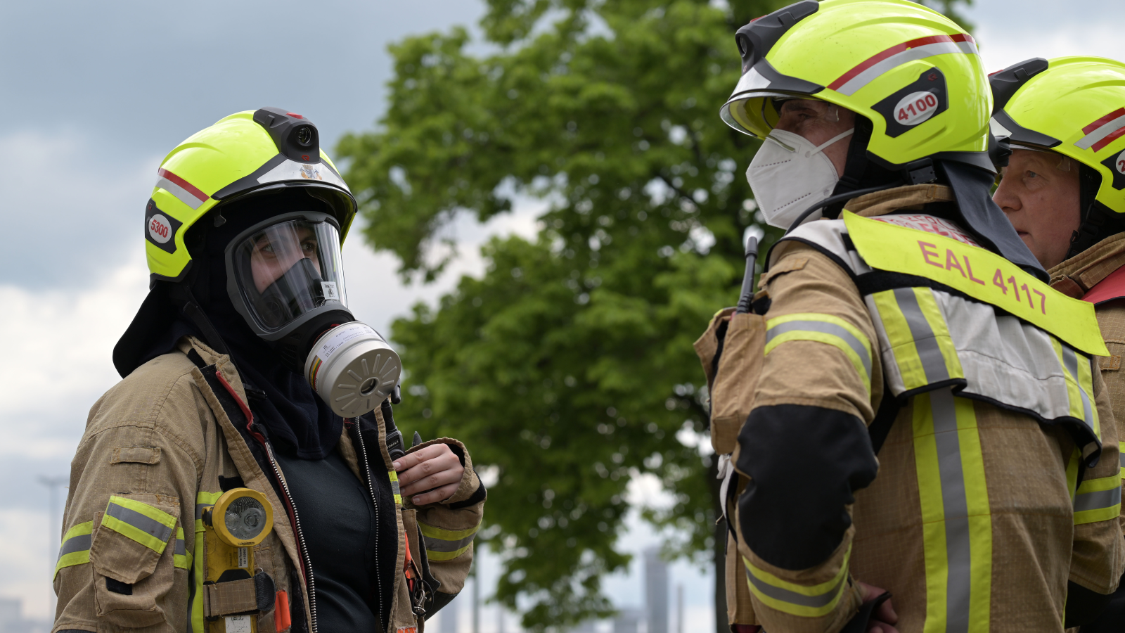 Lichterfelde'deki Büyük Yangın Sonrası Kalıntılar Yıkılıyor!, © dpa