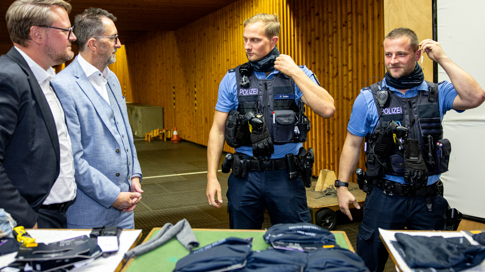 Bıçaklı Saldırılarda Koruyucu Atkı Gündemde!, © dpa