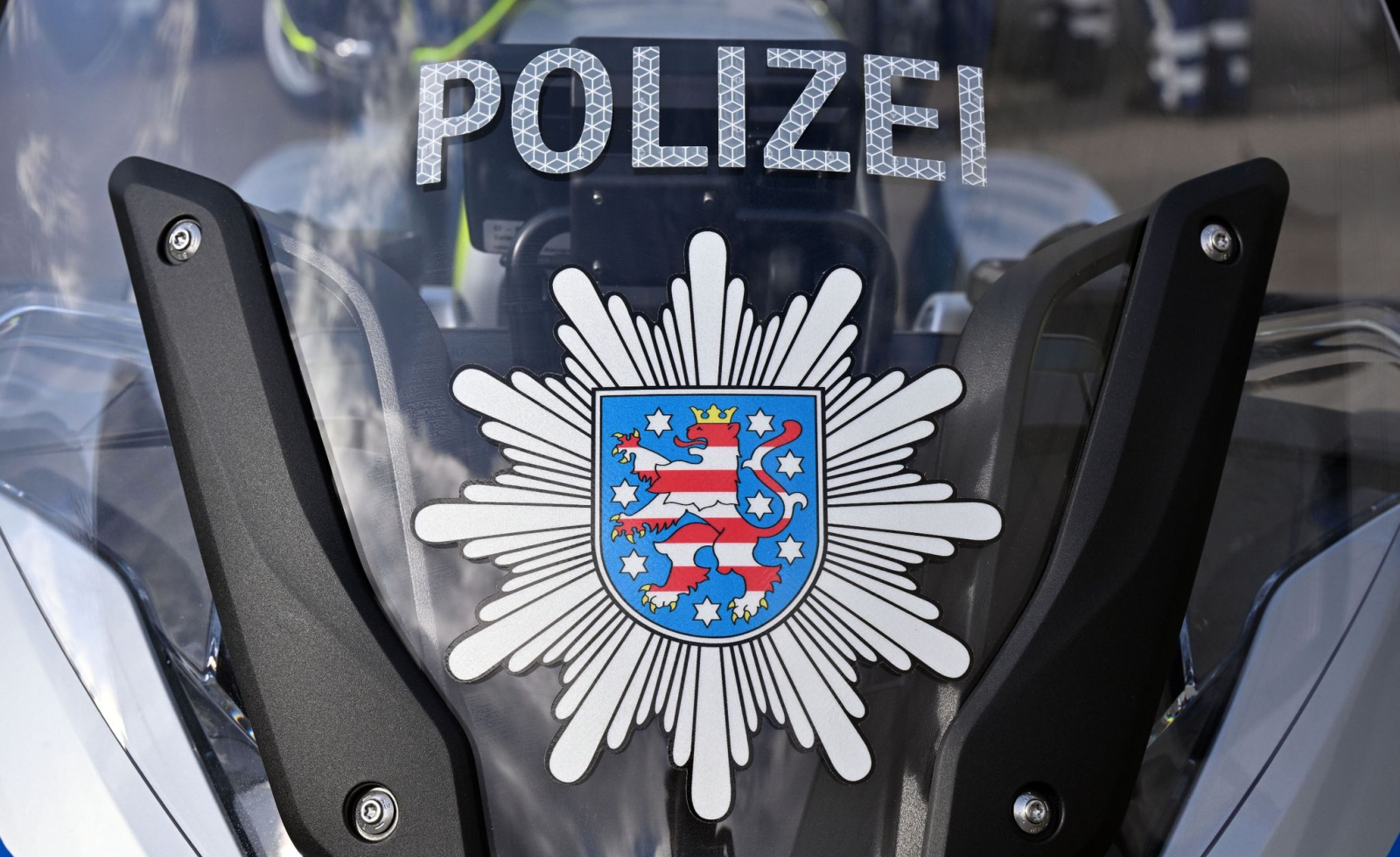 «Polizei» steht auf einem Motorrad für die Motorradstaffel der Thüringer Polizei.