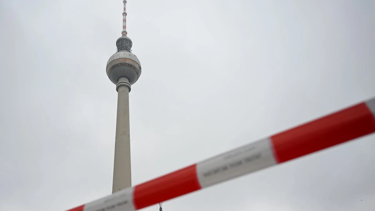 Berlin’de Afganistan Büyükelçiliği krizi: Taliban üyesinin yönetimi devraldığı öne sürülüyor, © Markus Lenhardt/dpa Berlin’de Afganistan Büyükelçiliği krizi: Taliban üyesinin yönetimi devraldığı öne sürülüyor, © Markus Lenhardt/dpa