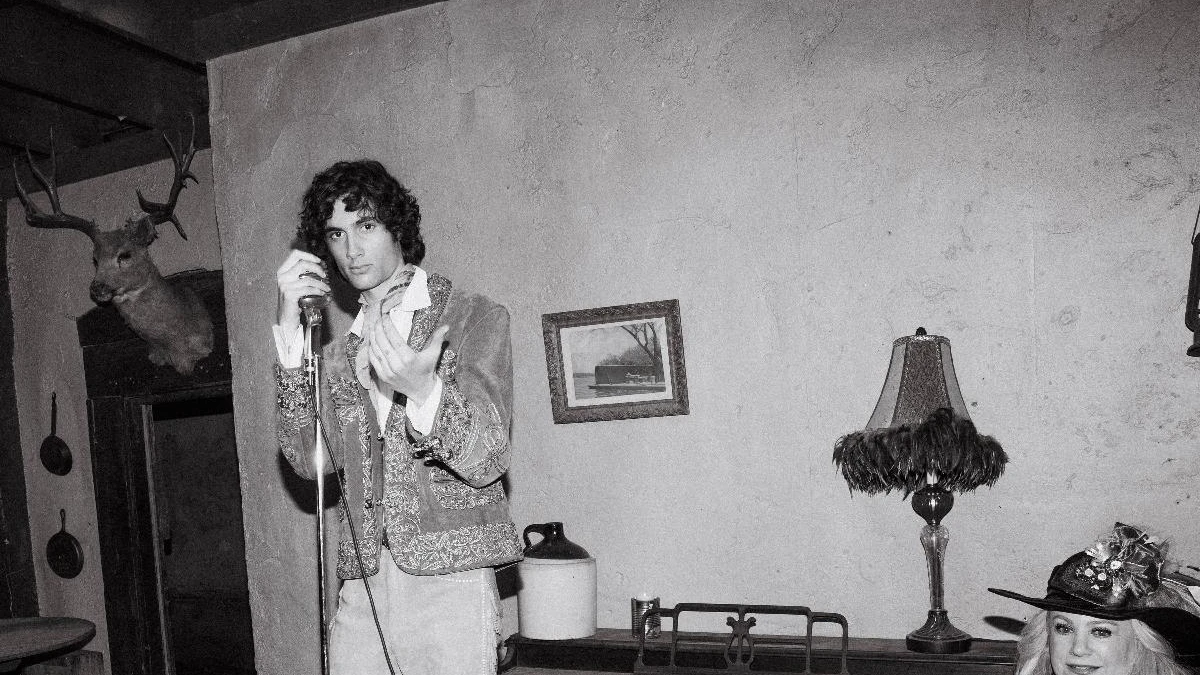 sombr, © Warner Bros. sombr, © Warner Bros.