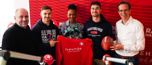 Studioaufnahme fünf Personen , © Annabell Heidenreich Studioaufnahme fünf Personen , © Annabell Heidenreich