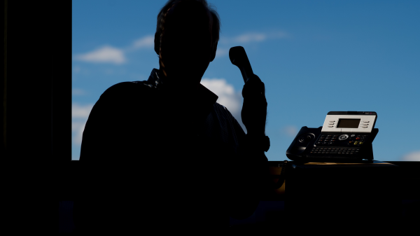 Telefon Dolandırıcılığına Dikkat: Bu Kelimeyi Sakın Söylemeyin!, © dpa