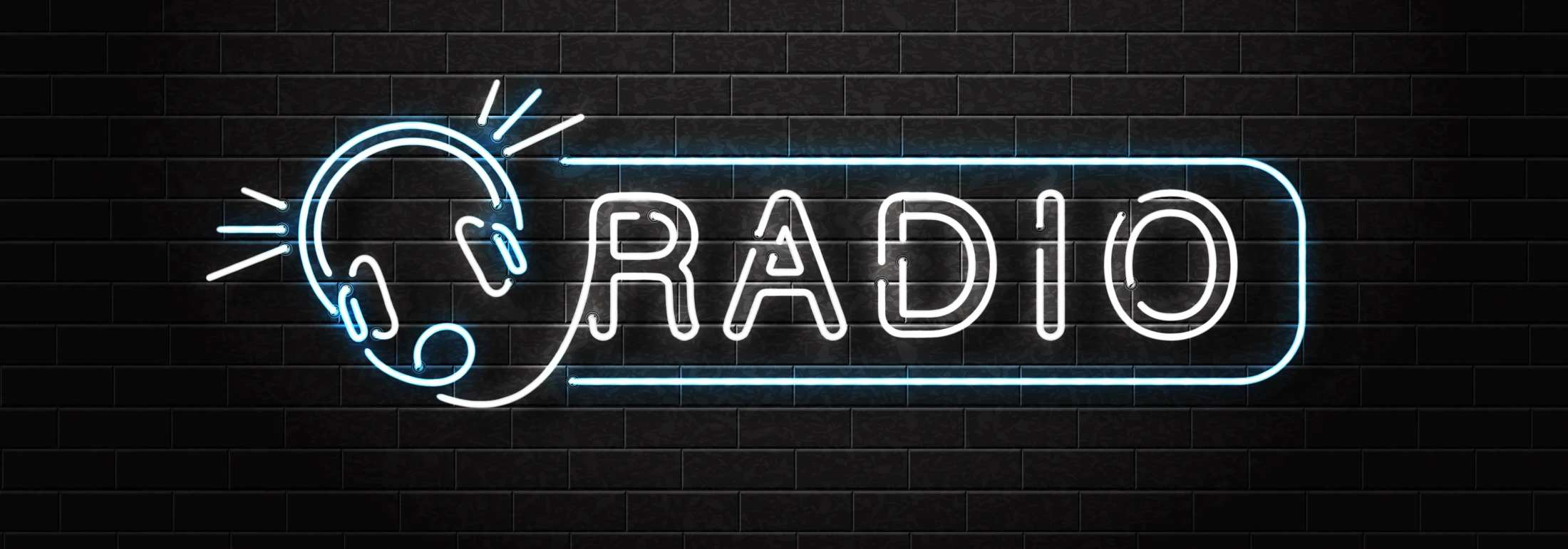 Neon Schriftzug RADIO , © Shutterstock Neon Schriftzug RADIO , © Shutterstock