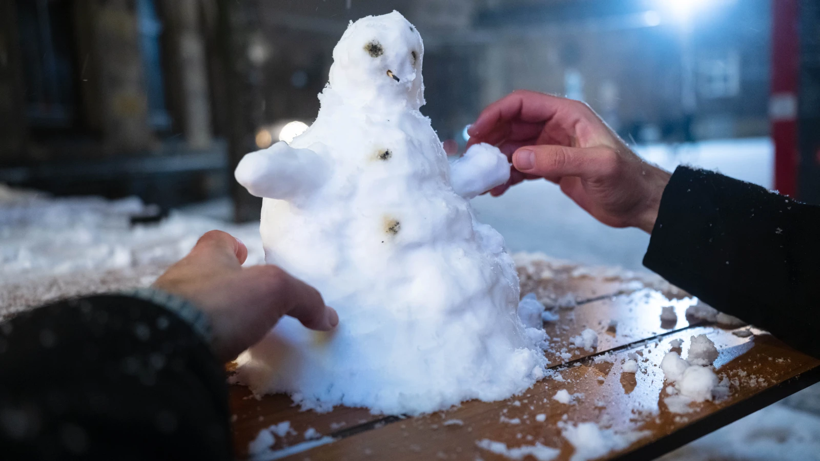 Bremen’de Yılın İlk Karı: Kent Beyaza Büründü, © Sina Schuldt/dpa Bremen’de Yılın İlk Karı: Kent Beyaza Büründü, © Sina Schuldt/dpa