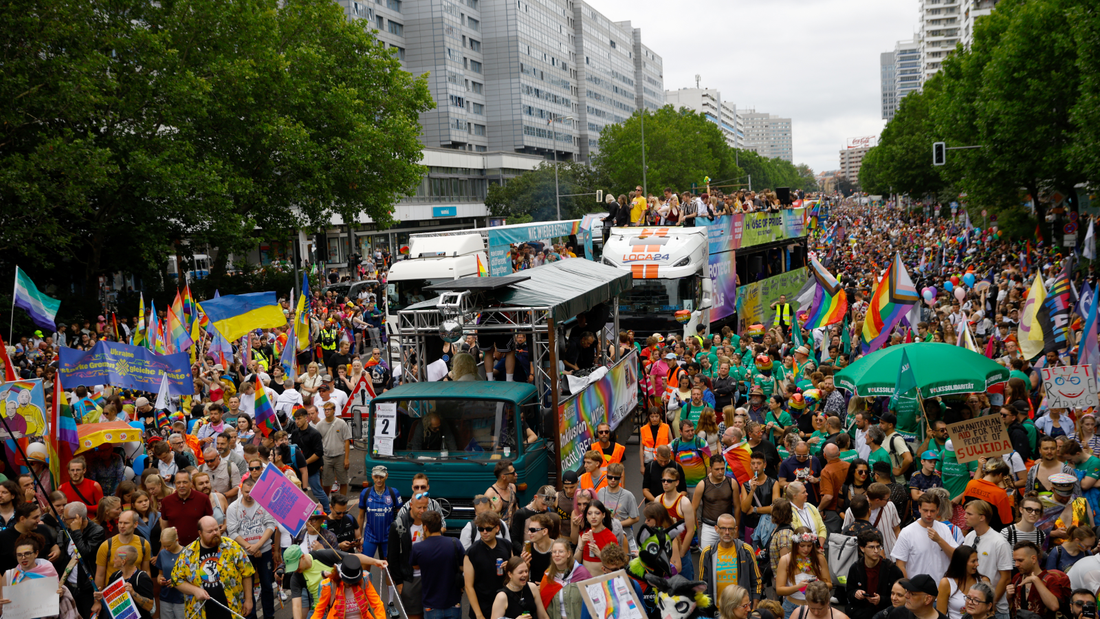 Yüzbinler Berlin’deki Onur Yürüyüşünde Buluştu!, © dpa