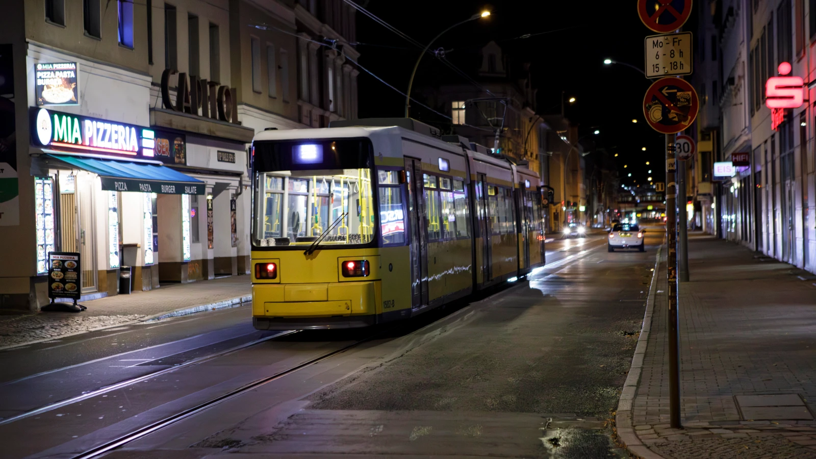 TRAMVAYDA KORKUTAN OLAY: DÖRT YAŞINDAKİ ÇOCUĞA ŞİDDET, © Julius-Christian Schreiner/dpa TRAMVAYDA KORKUTAN OLAY: DÖRT YAŞINDAKİ ÇOCUĞA ŞİDDET, © Julius-Christian Schreiner/dpa