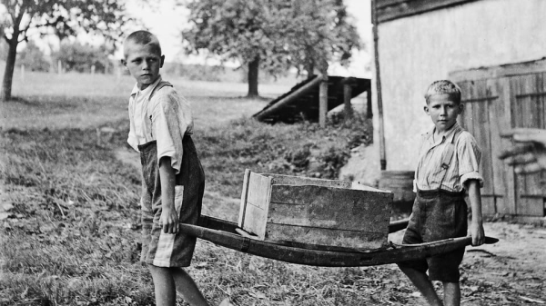 Verdingkinder können ab 1. Januar Entschädigungen verlangen, © Paul Senn, FFV, Kunstmuseum Bern, Dep. GKS.