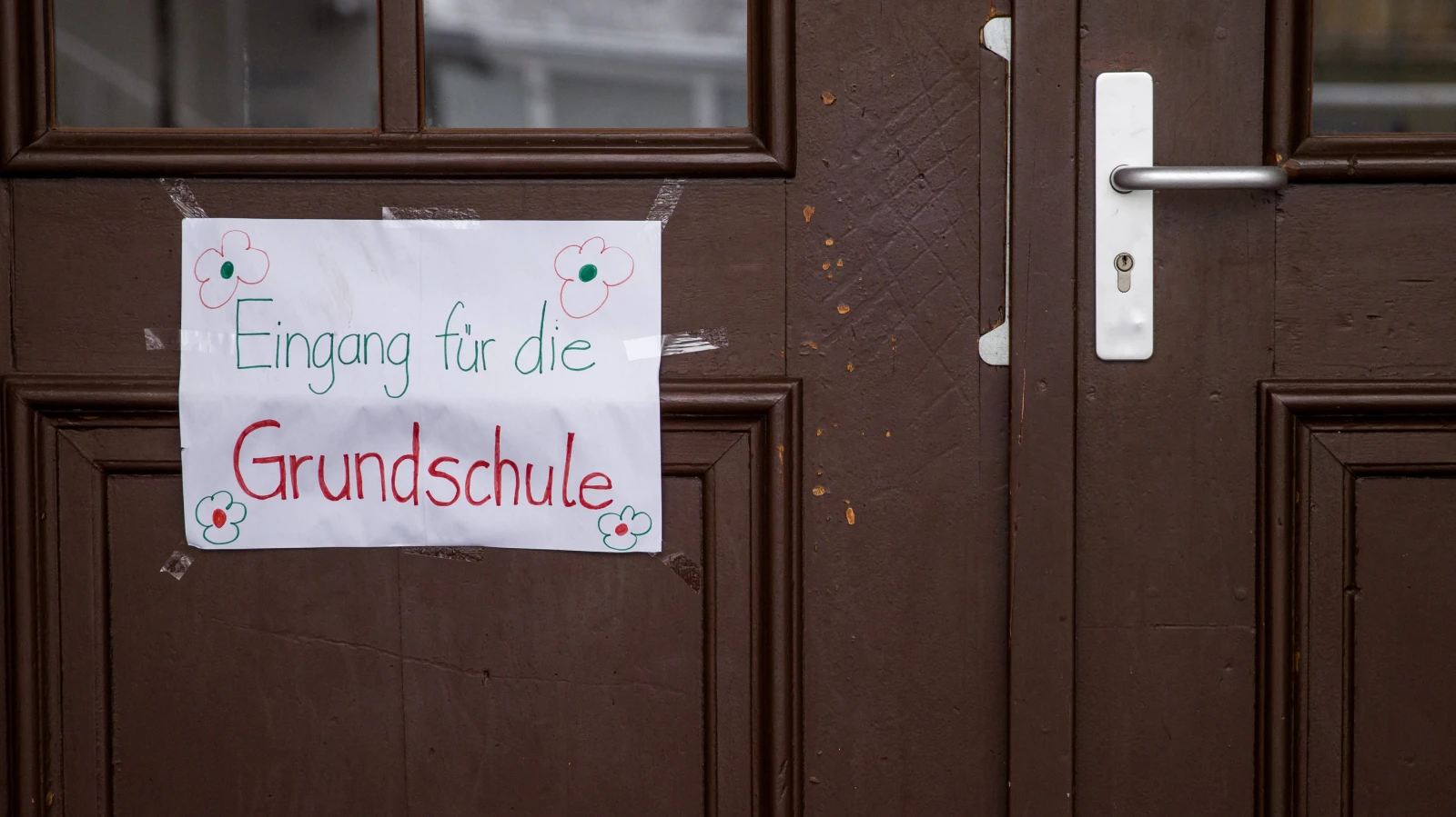 Fakir okullara para desteği geliyor!, © dpa Fakir okullara para desteği geliyor!, © dpa