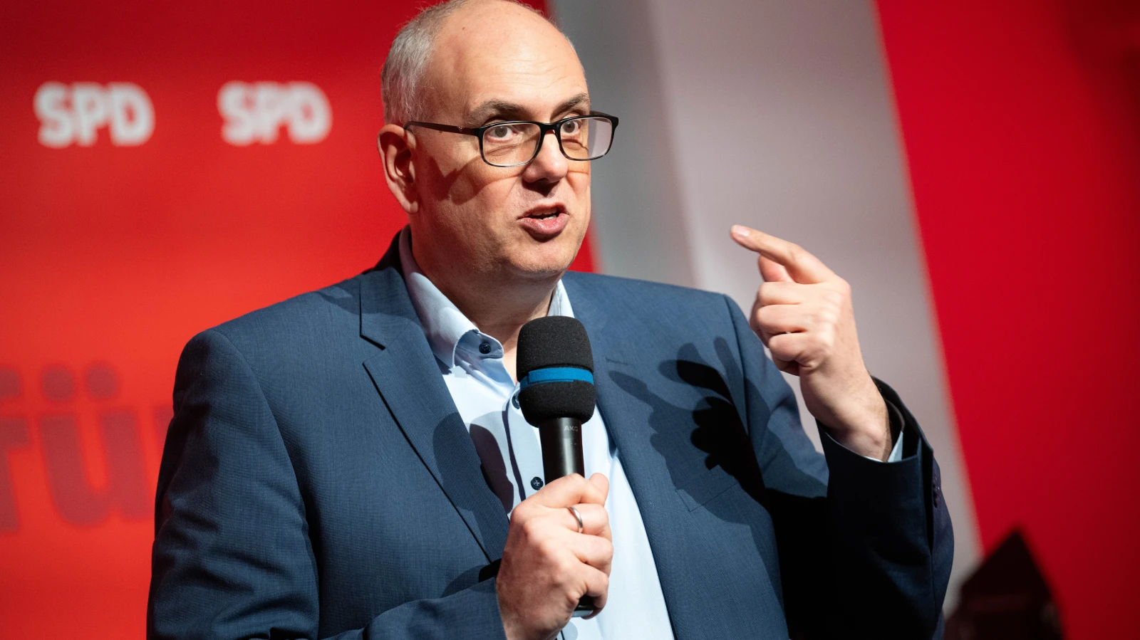 Bremen Seçim Sonuçları: SPD Oy Kaybına Rağmen Birinci, CDU İkinci, © dpa Bremen Seçim Sonuçları: SPD Oy Kaybına Rağmen Birinci, CDU İkinci, © dpa