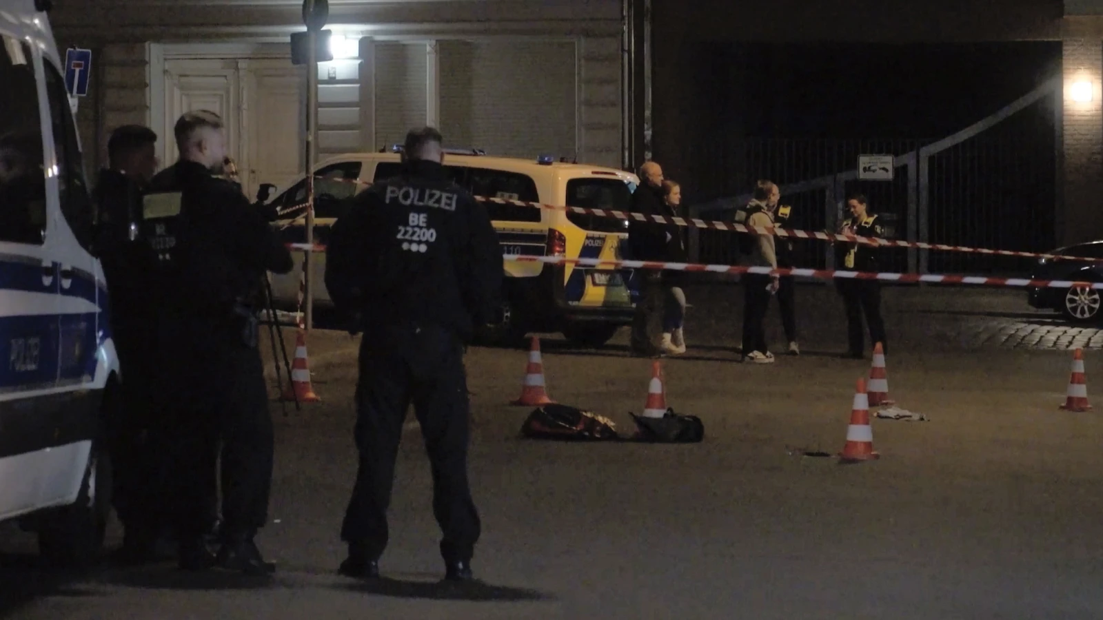 Dormagen’de Kiosk Önünde Patlama!, © Julius-Christian Schreiner/dpa Dormagen’de Kiosk Önünde Patlama!, © Julius-Christian Schreiner/dpa