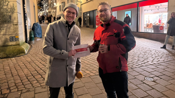 Firma Bollinger spendet 600 Franken für die Weihnachtsaktion, © Radio Munot