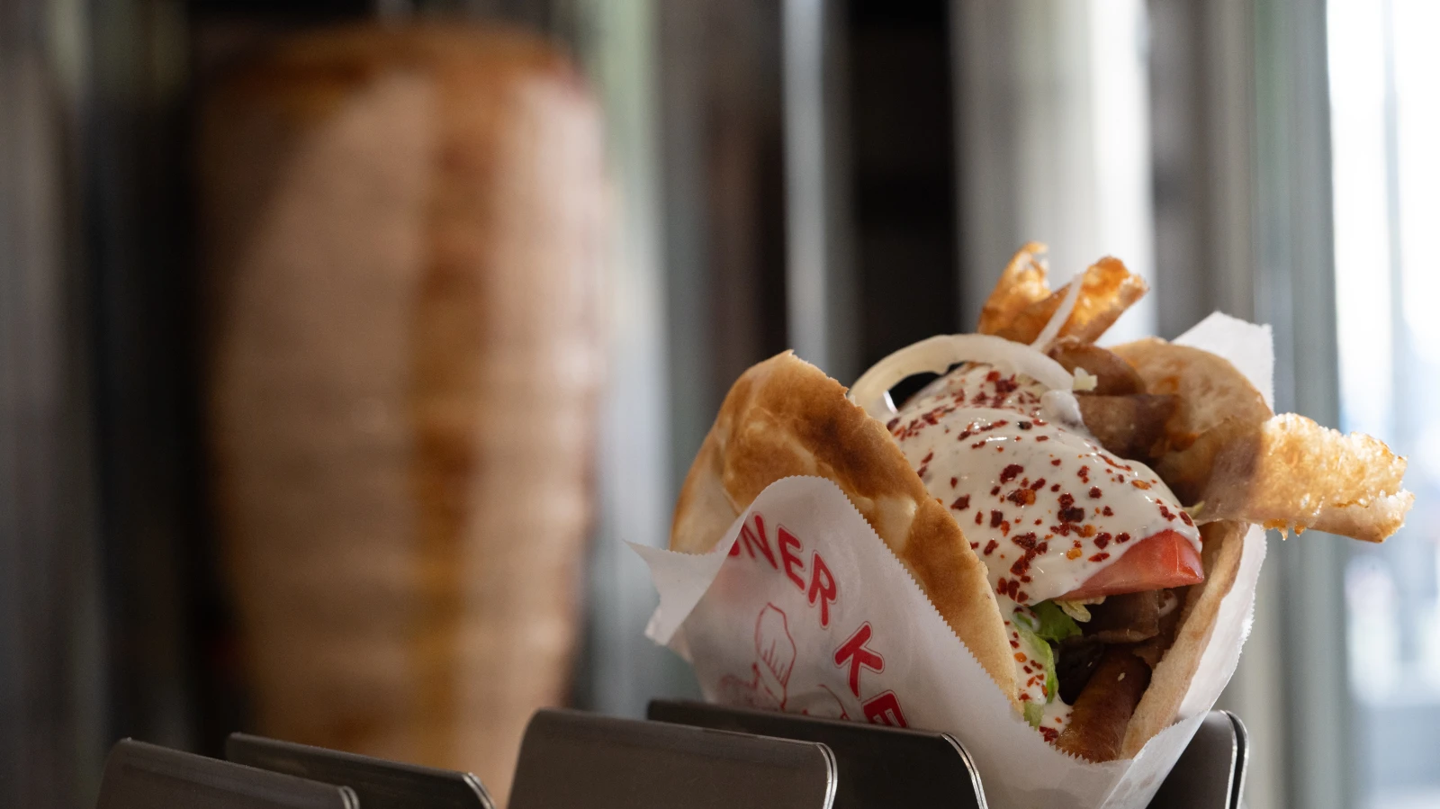 Almanya’da Döner Fiyatları Yükseliyor: Ortalama Şimdi 8,03 Euro, © dpa Almanya’da Döner Fiyatları Yükseliyor: Ortalama Şimdi 8,03 Euro, © dpa