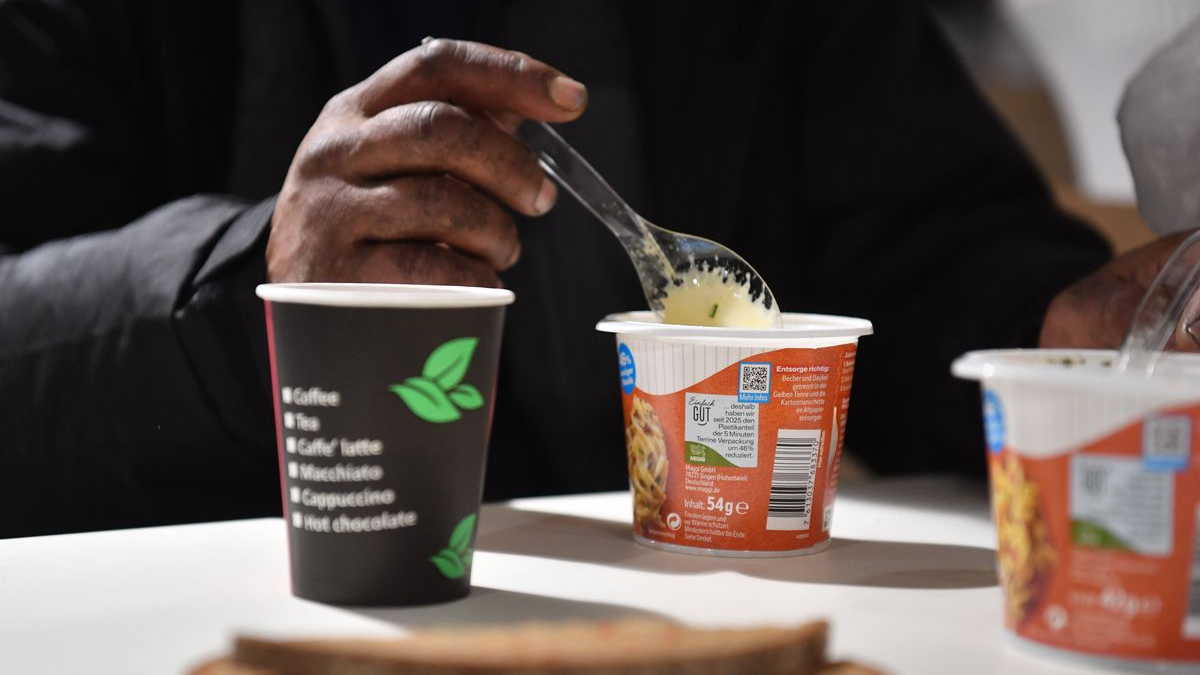 Berlin’de Evsizlere Yardım İçin “Kahve Bahsi”!, © Paul Zinken/dpa