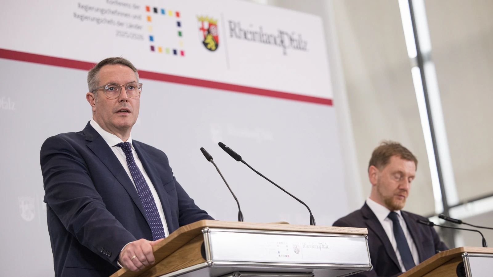 Eyalet Başbakanlarından Ortak Karar Geri Gönderilsinler!, © dpa Eyalet Başbakanlarından Ortak Karar Geri Gönderilsinler!, © dpa