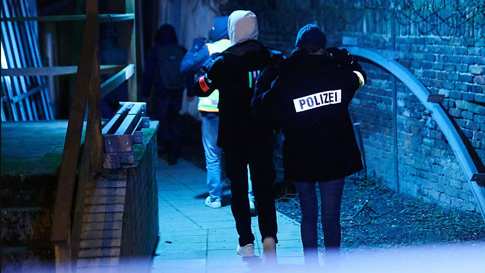 Fahndung nach Ex-Terroristen dauert an, ©  Annette Riedl/dpa