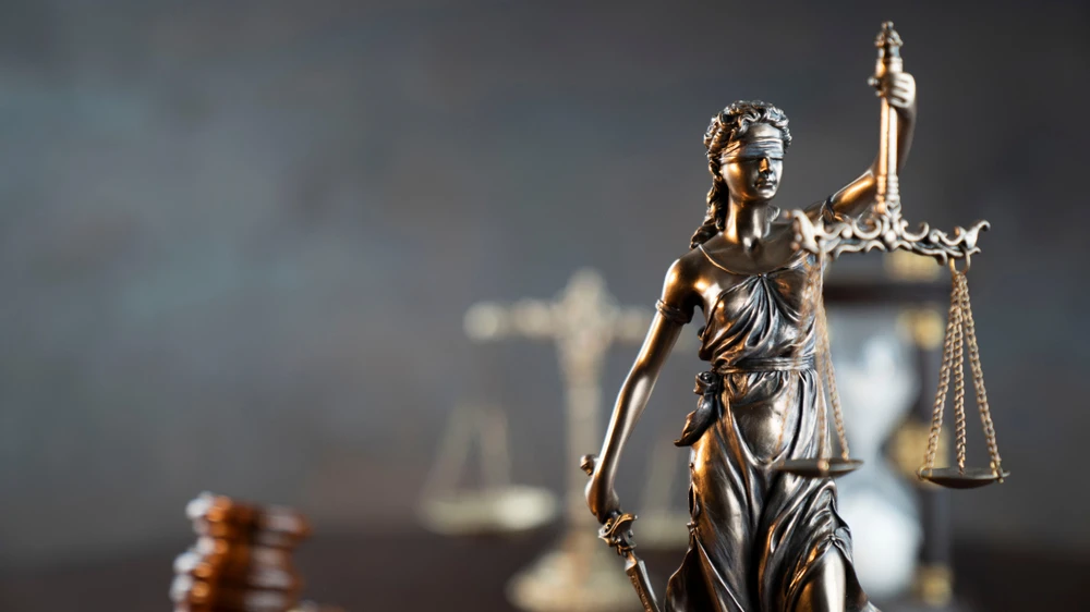 Aşırı Sağcı Tehditler: Solingen Davasında Avukatlar Hedefte, © shutterstock Aşırı Sağcı Tehditler: Solingen Davasında Avukatlar Hedefte, © shutterstock