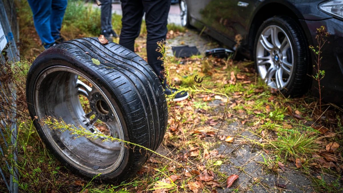 Bremen’de Araç Lastiklerini Kesen Zanlı Geçmişte Hayvanlara Eziyet Etmiş!, © Sina Schuldt/dpa Bremen’de Araç Lastiklerini Kesen Zanlı Geçmişte Hayvanlara Eziyet Etmiş!, © Sina Schuldt/dpa