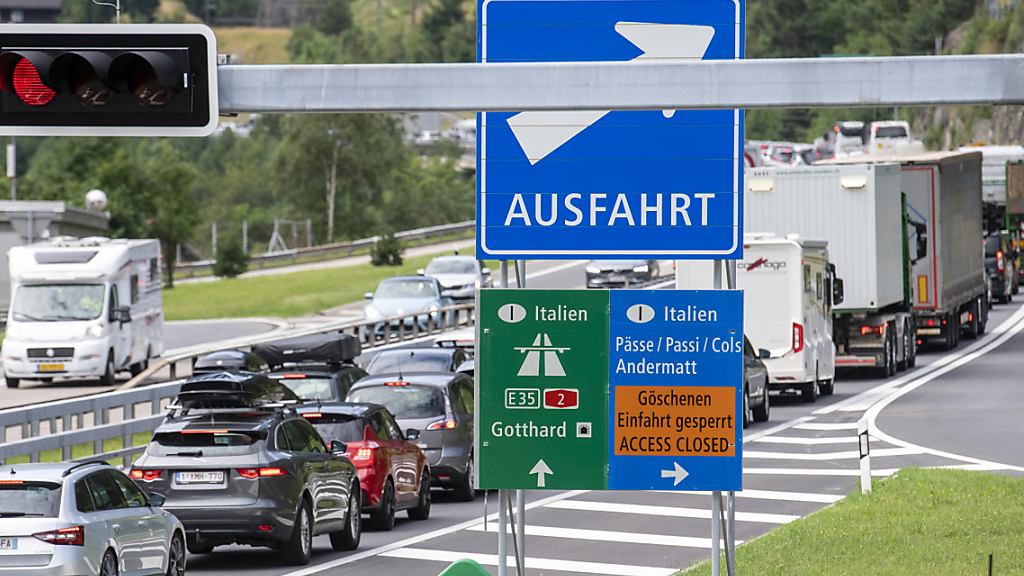 Neun Kilometer Stau am Gotthard, © Keystone-SDA