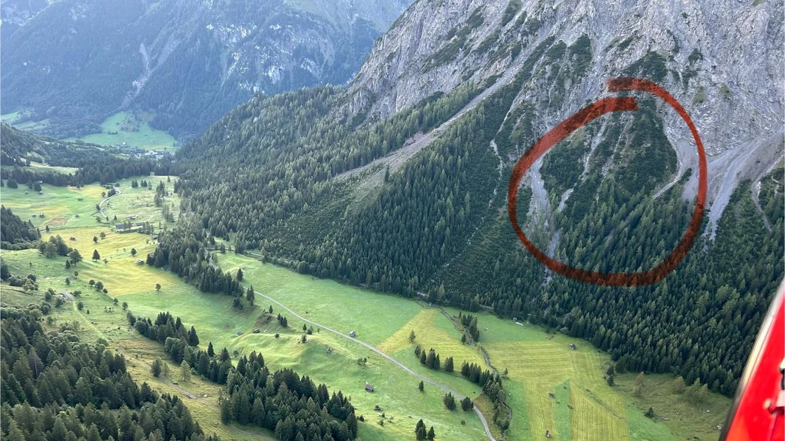 Toter nach Flugzeugabsturz geborgen, © VLPD Toter nach Flugzeugabsturz geborgen, © VLPD