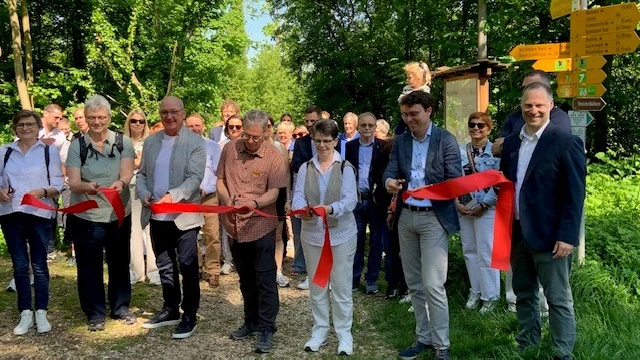 Neuer Wanderweg im Baselbiet eröffnet Neuer Wanderweg im Baselbiet eröffnet