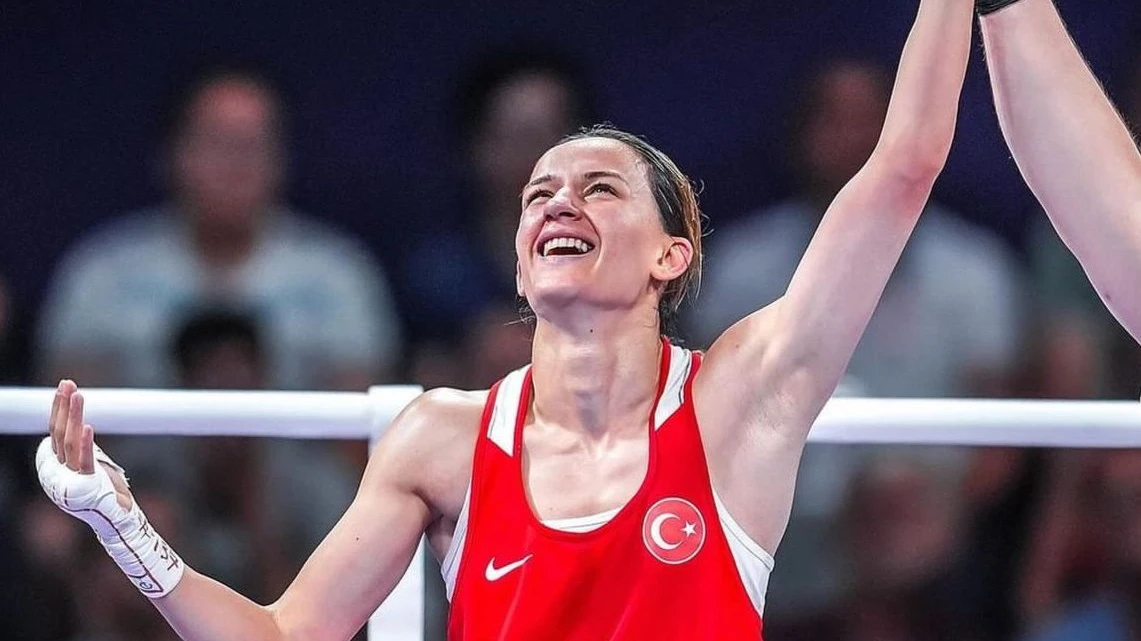 Paris'te Madalya Sevinci! Türk Milli Boksör Hatice Akbaş Yarı Finalde, © haticeakbass1/instagram Paris'te Madalya Sevinci! Türk Milli Boksör Hatice Akbaş Yarı Finalde, © haticeakbass1/instagram