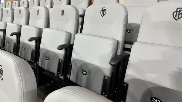 Seit einem halben Jahr gilt im Joggeli das Rauchverbot, © Radio Basilisk 