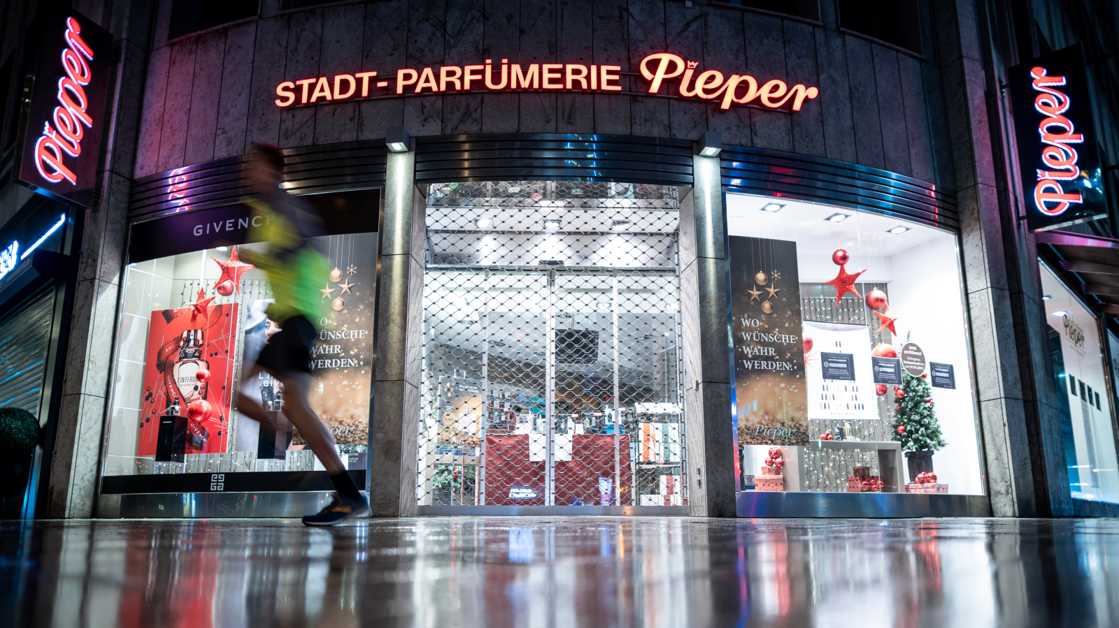 İflastaki Parfümeri Devi Pieper Dokuz Şubeyi Kapatıyor, © Fabian Strauch/dpa