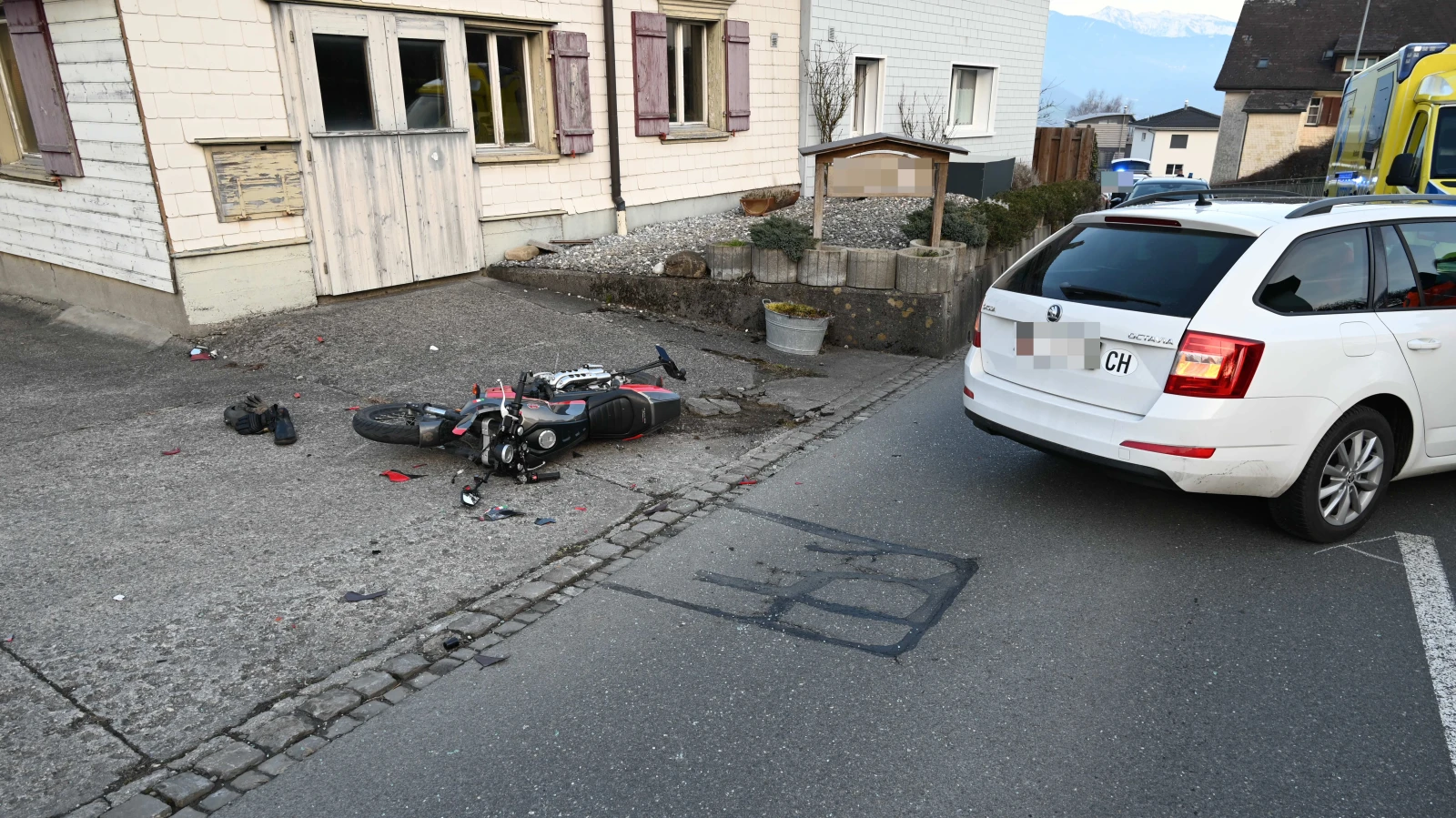 Verletzter Motorradfahrer in Eichberg, © Kantonspolizei St. Gallen Verletzter Motorradfahrer in Eichberg, © Kantonspolizei St. Gallen