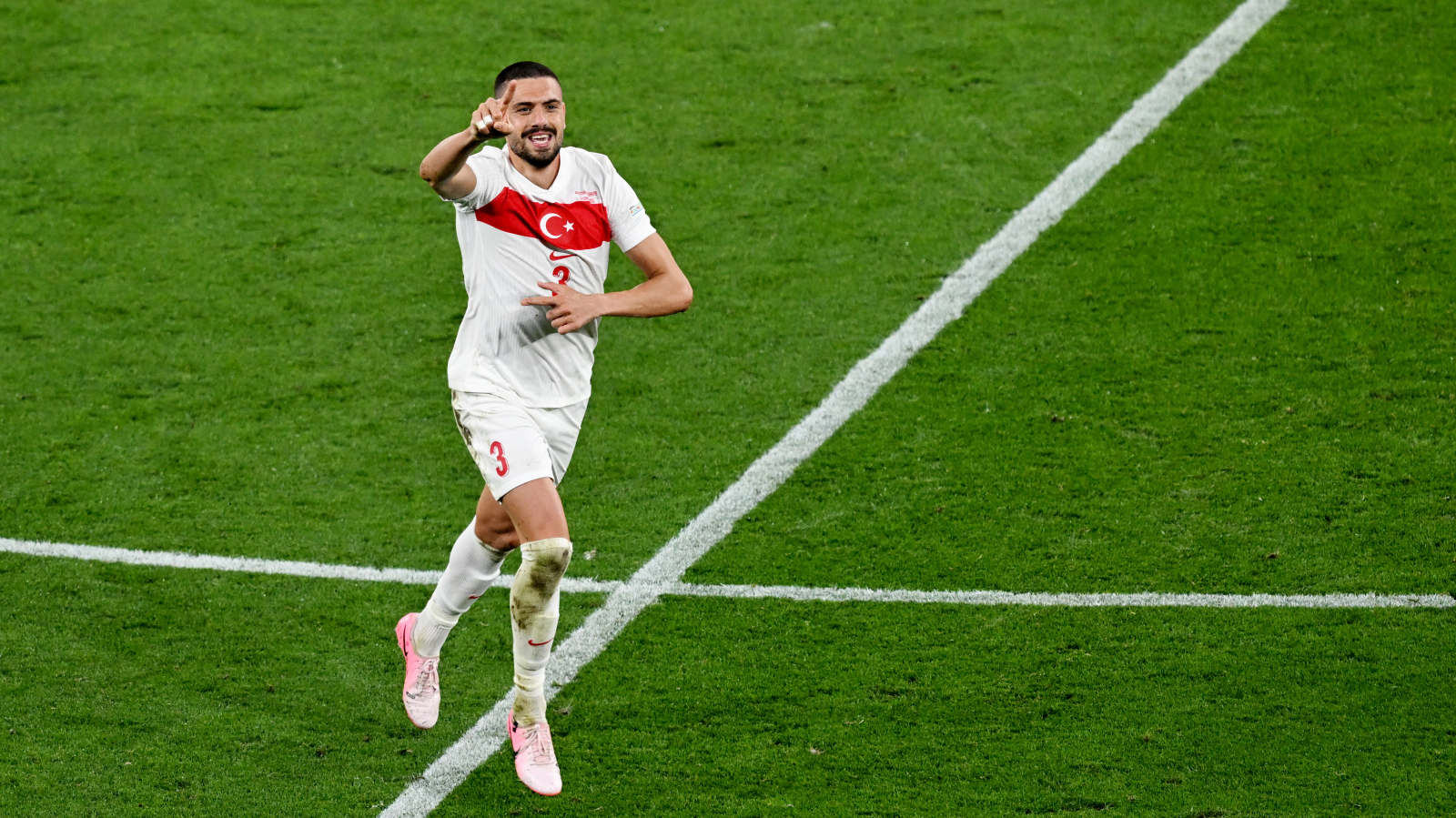 UEFA ve Almanya’ya Türkiye’den Tepkiler, © dpa