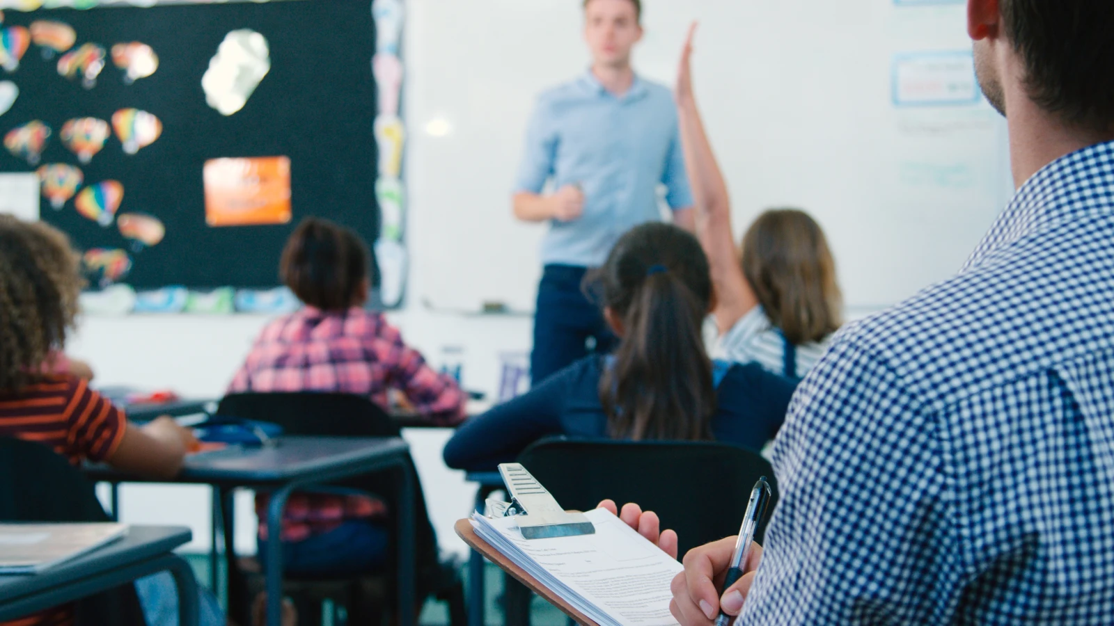 NRW’de Okul Binaları Eskidi: Her 10 Okuldan 7’si Yenilenmeye Muhtaç, © shutterstock NRW’de Okul Binaları Eskidi: Her 10 Okuldan 7’si Yenilenmeye Muhtaç, © shutterstock