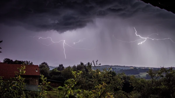 Wie entsteht ein Gewitter – und warum gibt es im Sommer mehr davon?, © Anton Kudryashov Wie entsteht ein Gewitter – und warum gibt es im Sommer mehr davon?, © Anton Kudryashov