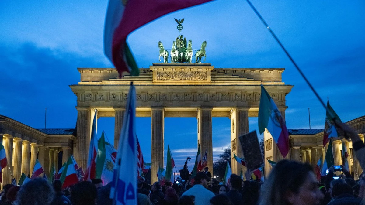 Berlin’de İran Rejimine Karşı Gösteri!, © Christophe Gateau/dpa Berlin’de İran Rejimine Karşı Gösteri!, © Christophe Gateau/dpa