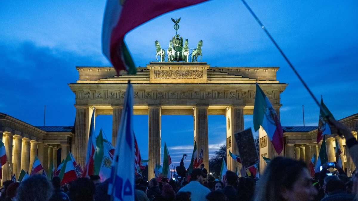 Berlin’de İran Rejimine Karşı Gösteri!, © Christophe Gateau/dpa