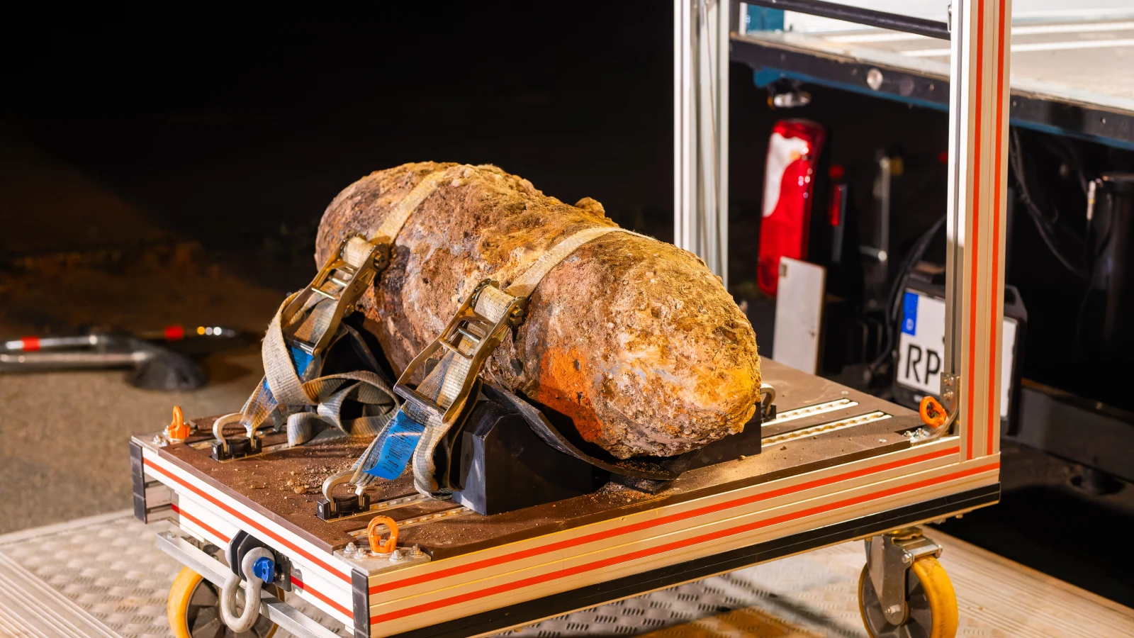 Mannheim Seckenheim’de 2. Dünya Savaşı Bombası: Tehlike Atlatıldı, © dpa Mannheim Seckenheim’de 2. Dünya Savaşı Bombası: Tehlike Atlatıldı, © dpa