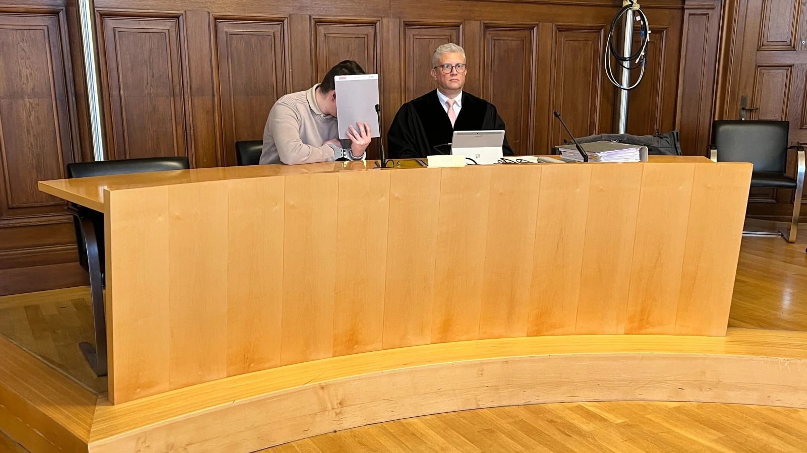 Mainz’da 16 Yaşındaki IŞİD Destekçisine Hapis Cezası, © Tatjana Bojic/dpa Mainz’da 16 Yaşındaki IŞİD Destekçisine Hapis Cezası, © Tatjana Bojic/dpa