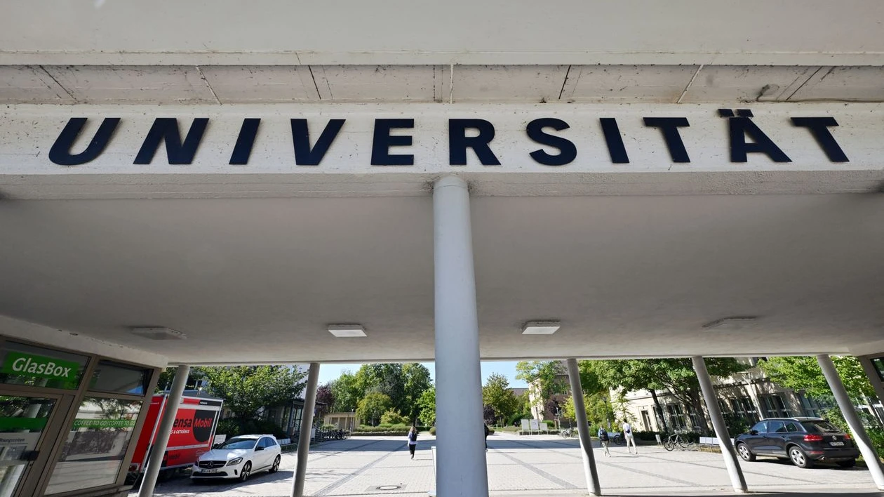 Almanya’da Yüksek Eğitimliler Arasında da Yoksulluk Riski Artıyor!, © Martin Schutt/dpa Almanya’da Yüksek Eğitimliler Arasında da Yoksulluk Riski Artıyor!, © Martin Schutt/dpa