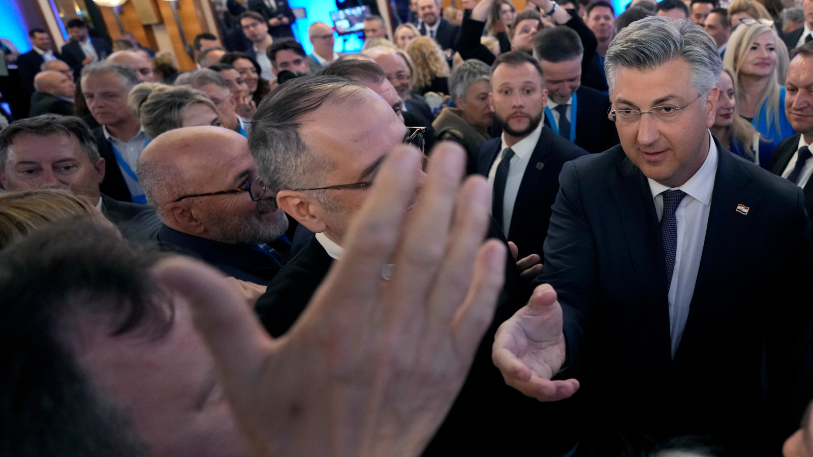 Regierungspartei in Kroatien bei Parlamentswahl vorne, © Keystone / AP / Darko Vojinovic