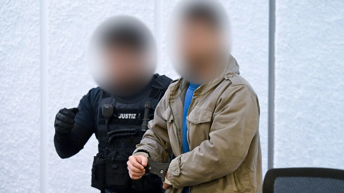 Essen’de Amok Davası Başladı: Suriyeli Sanık Suçlanıyor, © Bernd Weißbrod/dpa Essen’de Amok Davası Başladı: Suriyeli Sanık Suçlanıyor, © Bernd Weißbrod/dpa