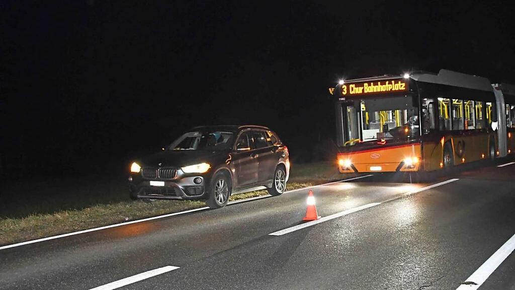 Unfall zwischen Auto und Postauto in Chur, © Stadtpolizei Chur Unfall zwischen Auto und Postauto in Chur, © Stadtpolizei Chur