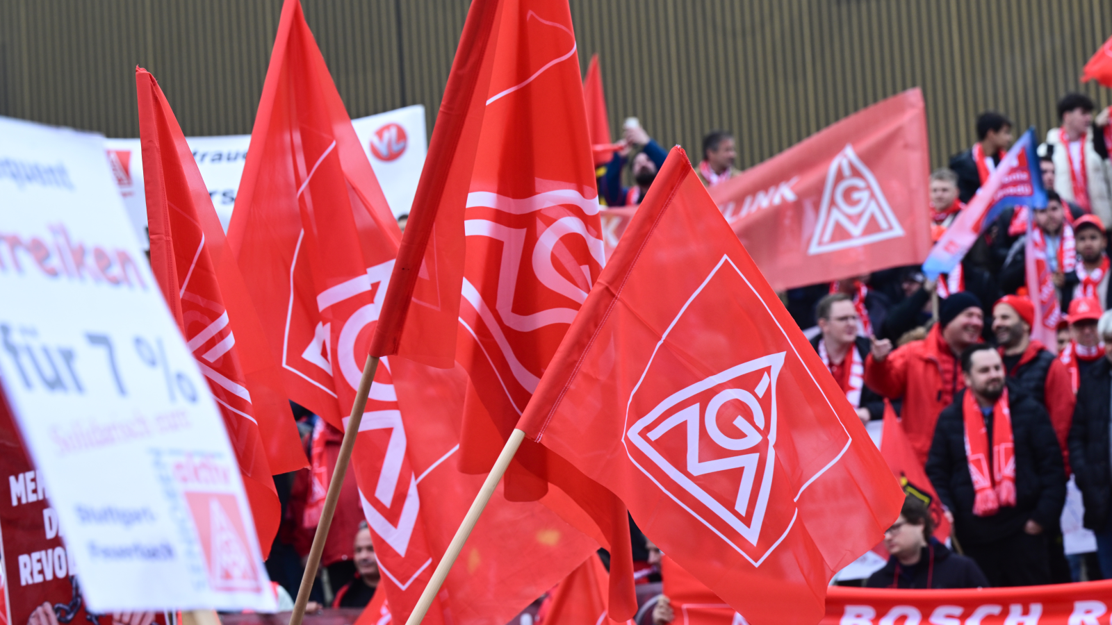 Thyssenkrupp’un Bremen’deki İşten Çıkarma Planlarına Karşı Protestolar!, © dpa