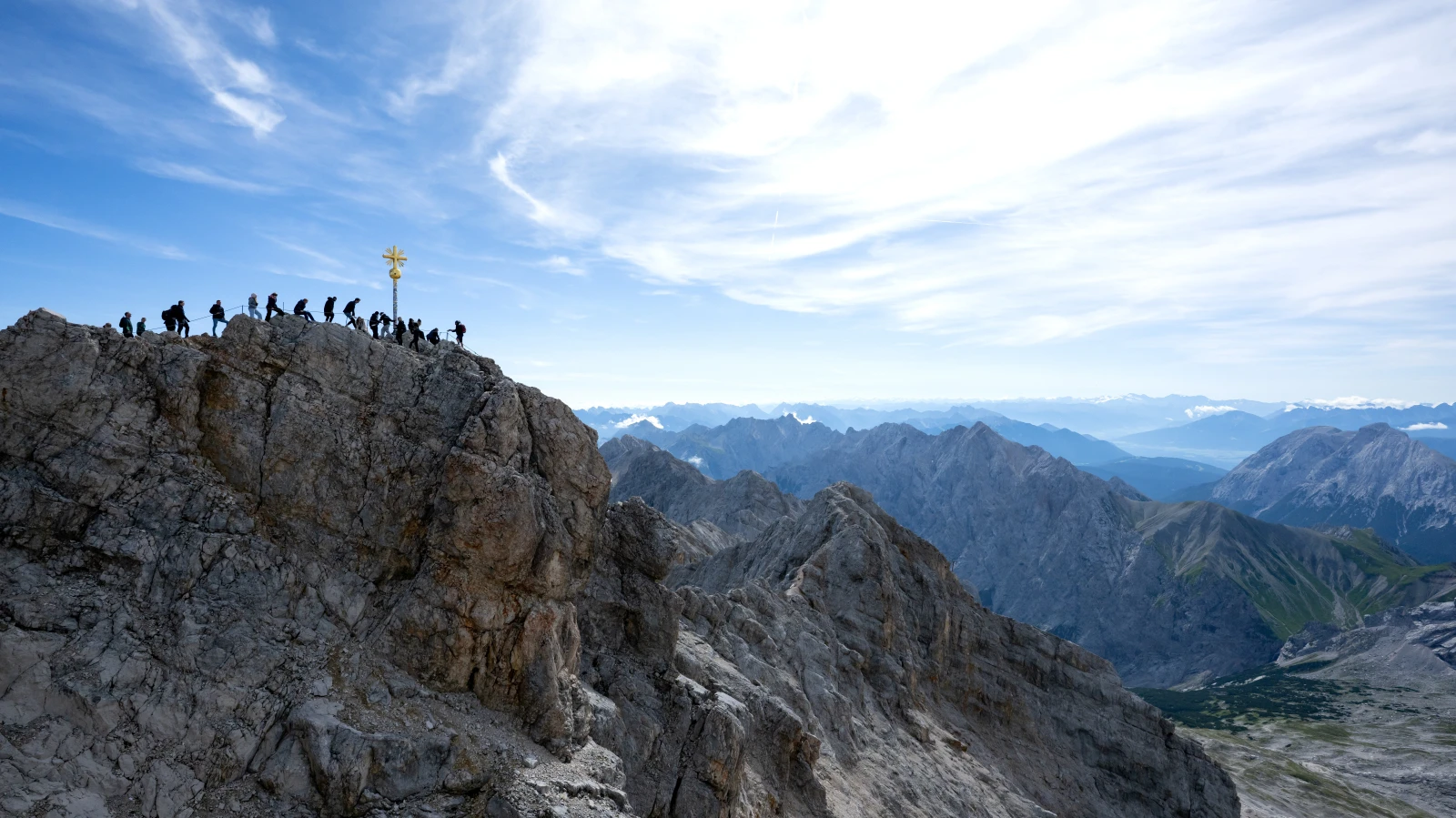 Baden-Baden’de Bir Dağcı Kayalıklardan Düştü, © Sven Hoppe/dpa Baden-Baden’de Bir Dağcı Kayalıklardan Düştü, © Sven Hoppe/dpa