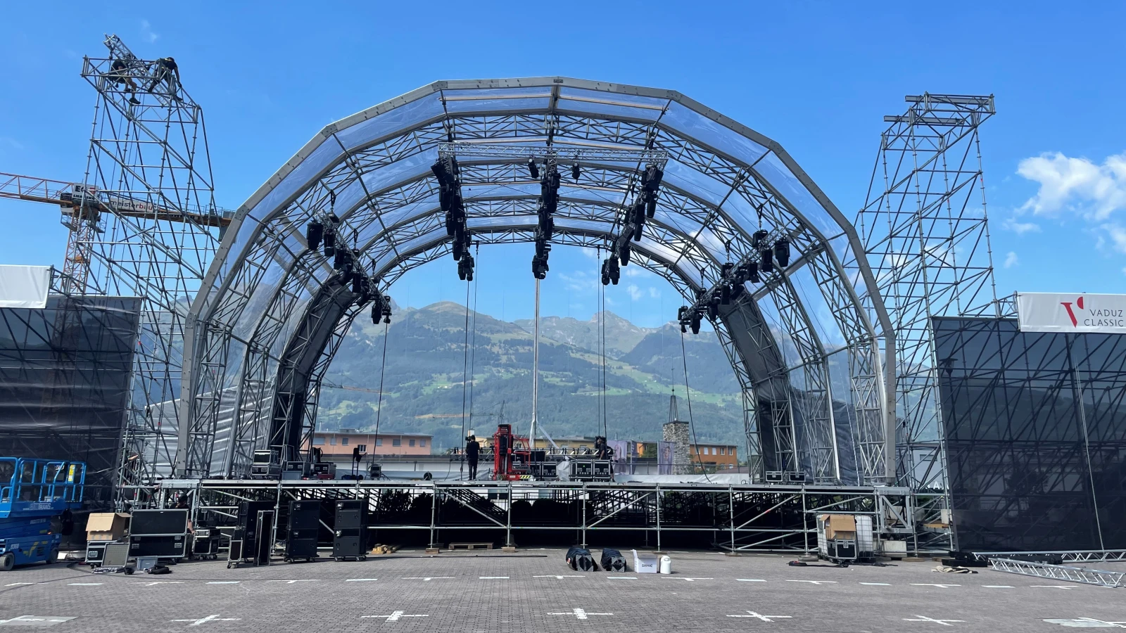 Open-Air-Bühne von Vaduz Classic zügelt auf den Rathausplatz, © Radio Liechtenstein Open-Air-Bühne von Vaduz Classic zügelt auf den Rathausplatz, © Radio Liechtenstein