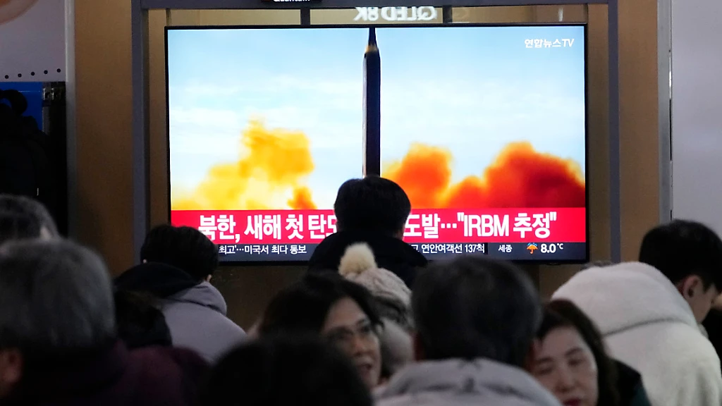 Nordkorea soll Rakete in Richtung Meer abgefeuert haben, © Ahn Young-joon/AP Nordkorea soll Rakete in Richtung Meer abgefeuert haben, © Ahn Young-joon/AP