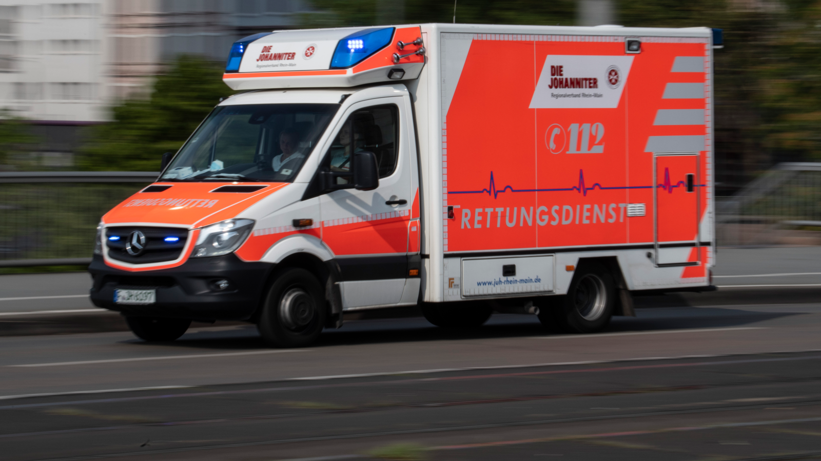 Hamburg’da Ambulans Ücretleri Sert Şekilde Arttı!, © Boris Roessler/dpa