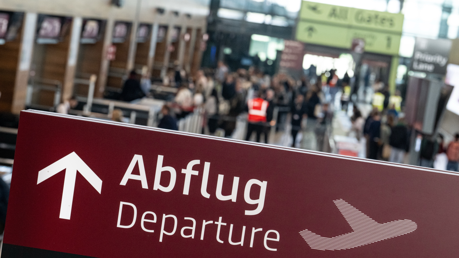 Berlin Havalimanı BER'de Pazartesi Günü Uçuşları Tamamen Durduracak!, © Fabian Sommer/dpa