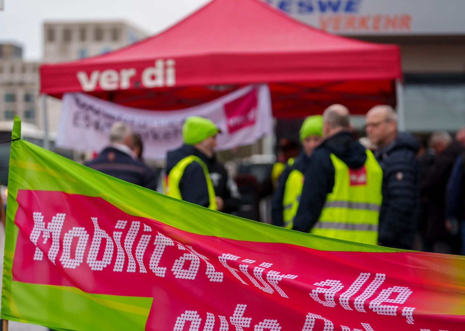 Frankfurt’ta 48 Saat Ulaşım Krizi, © Andreas Arnold/dpa Frankfurt’ta 48 Saat Ulaşım Krizi, © Andreas Arnold/dpa