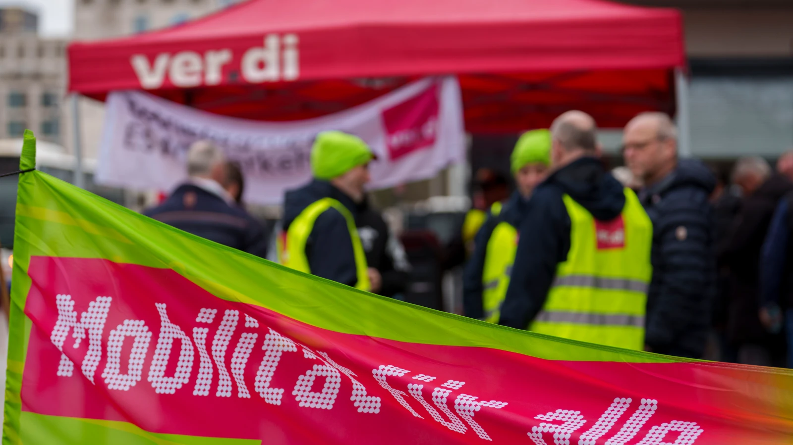 Frankfurt’ta 48 Saat Ulaşım Krizi, © Andreas Arnold/dpa Frankfurt’ta 48 Saat Ulaşım Krizi, © Andreas Arnold/dpa